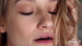 Scène#4 pour la vidéo: Tiffany Tatum's deep chat leads to a massive cumsh...