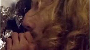 Escena#4 para video: Amateur wife jerks off by her friend