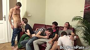 Szene#3 für Video: Group sex and anal play situation in which big coc...